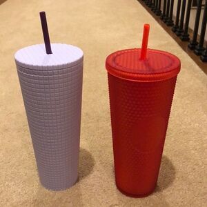 Starbucks valentine set tumblers.